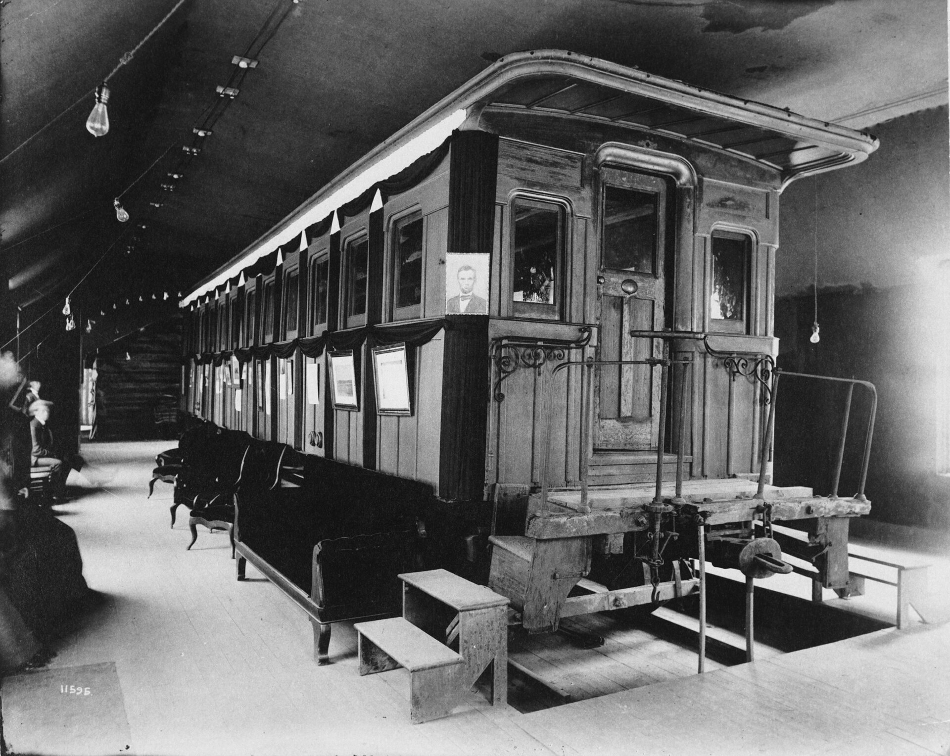 Abraham Lincoln's private railroad car, exhibited at the 1904 World's Fair.