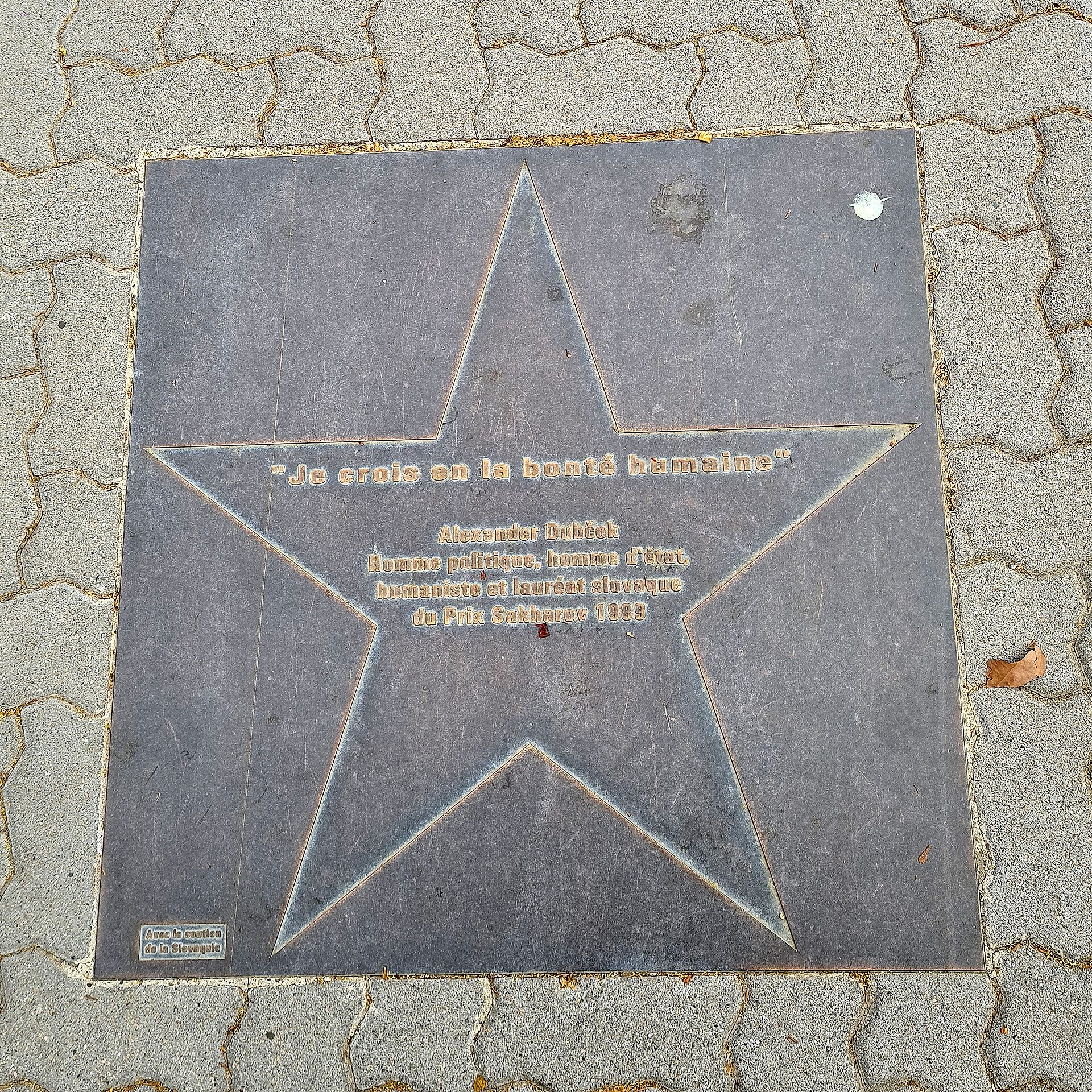A commemorative slab honouring Alexander Dubček as part of the Dalle pour l'Europe memorial in Strasbourg. — Ji-Elle, CC BY-SA 4.0 (Wikimedia Commons)