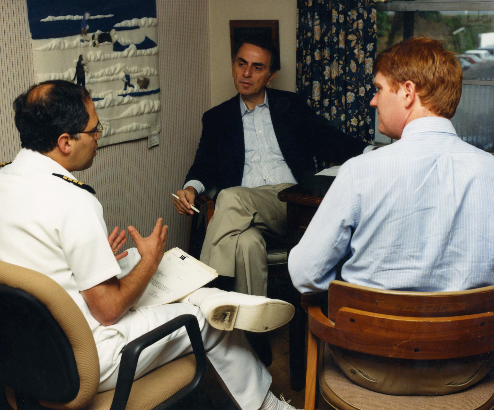 Carl Sagan meeting with public-health researchers in Atlanta in 1988.