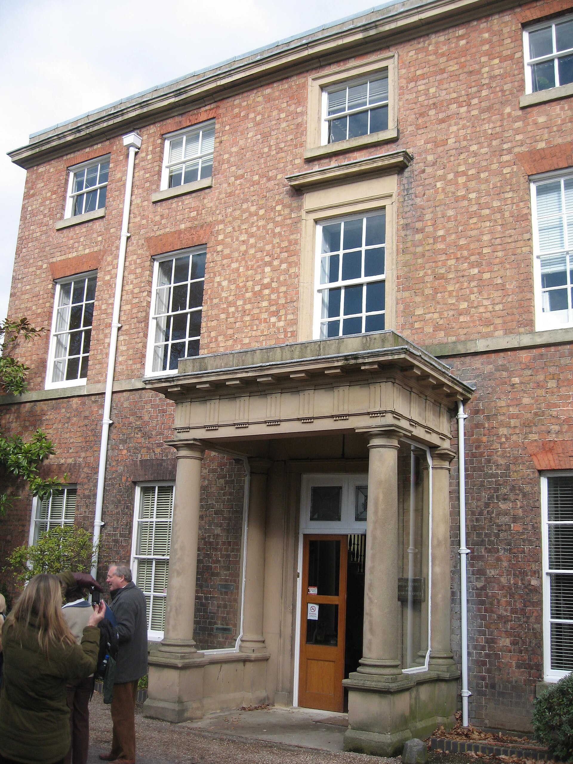The Mount in Shrewsbury, the house where Charles Darwin was born. — Peter Gill / UK, CC BY 3.0 (Wikimedia Commons)