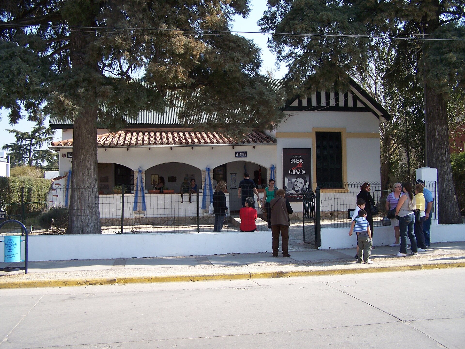 The house in Alta Gracia, Argentina, where Che Guevara spent part of his childhood, now a museum. — Elgaard, CC BY-SA 3.0 (Wikimedia Commons)