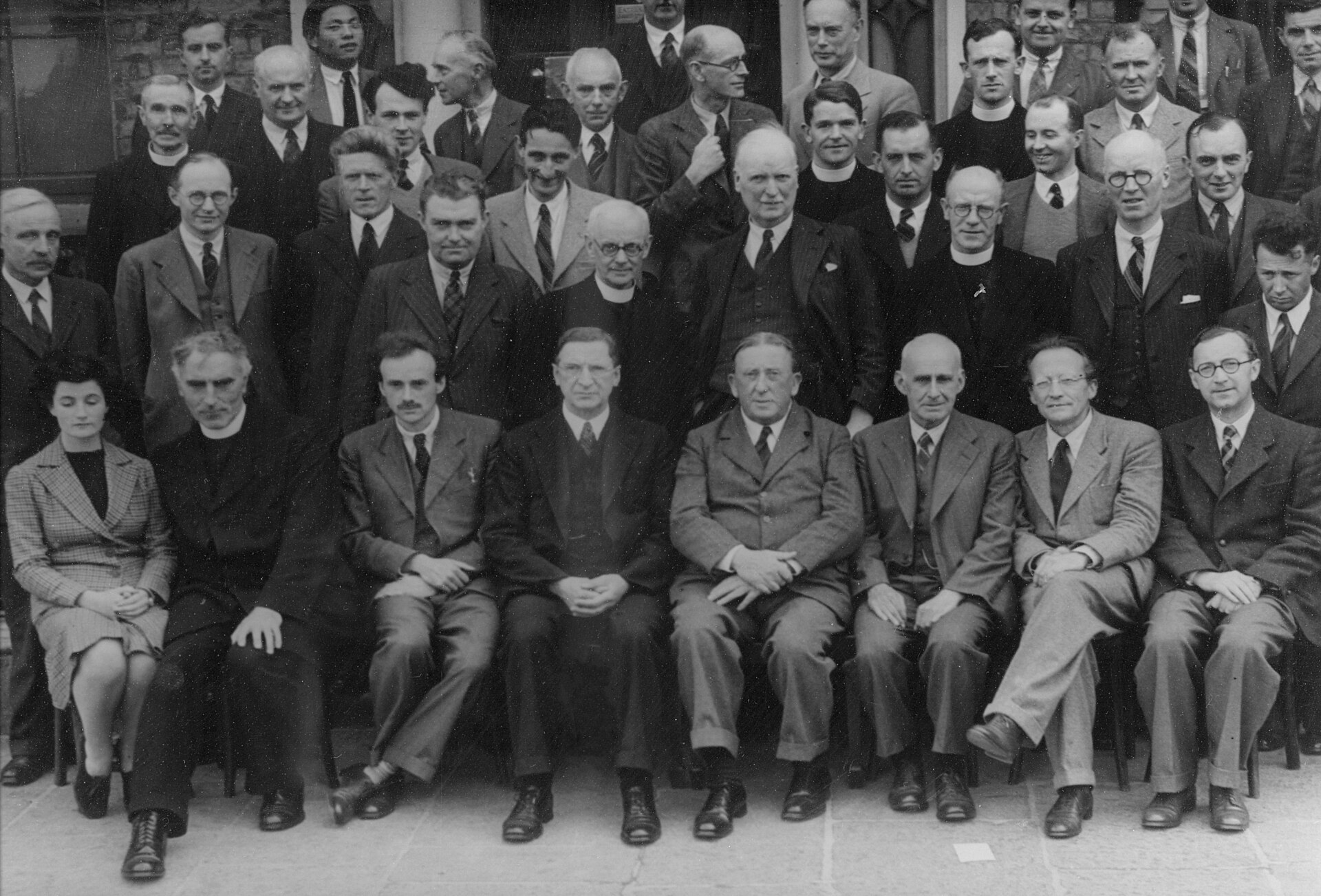 Erwin Schrödinger with colleagues at the Dublin Institute for Advanced Studies in 1942. — Cecil Keaveney, former Registrar of Dublin Institute for Advanced Studies, CC BY 3.0 (Wikimedia Commons)