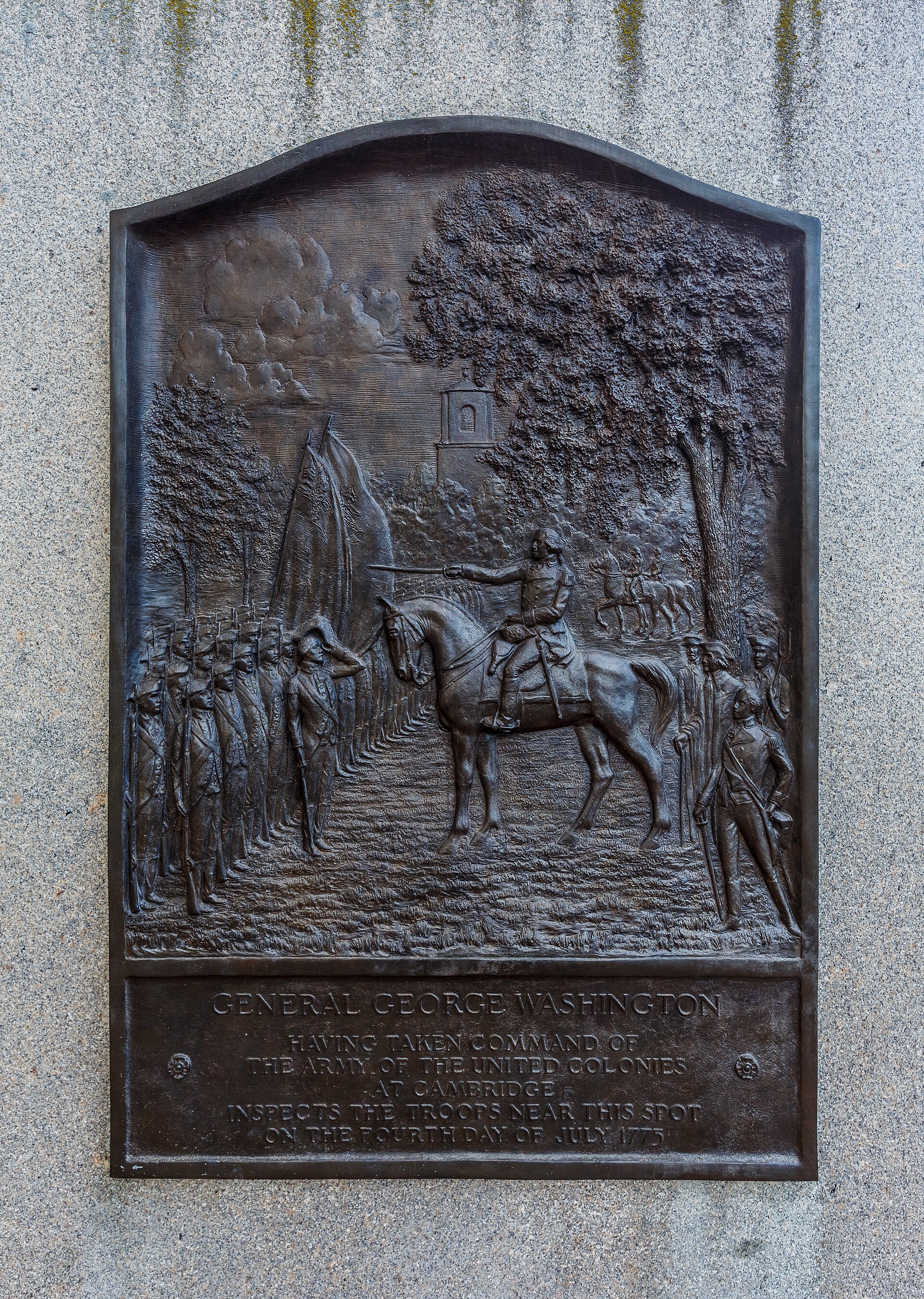 Plaque at Cambridge Common commemorating George Washington taking command of the army in 1775. — Kenneth C. Zirkel, CC BY 4.0 (Wikimedia Commons)