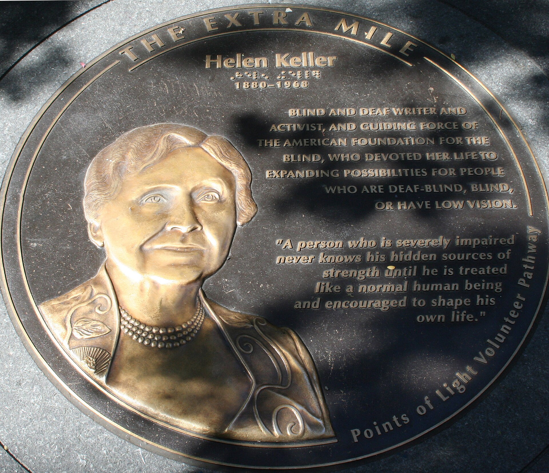Commemorative plaque honouring Helen Keller in Washington, D.C. — dbking, CC BY 2.0 (Wikimedia Commons)