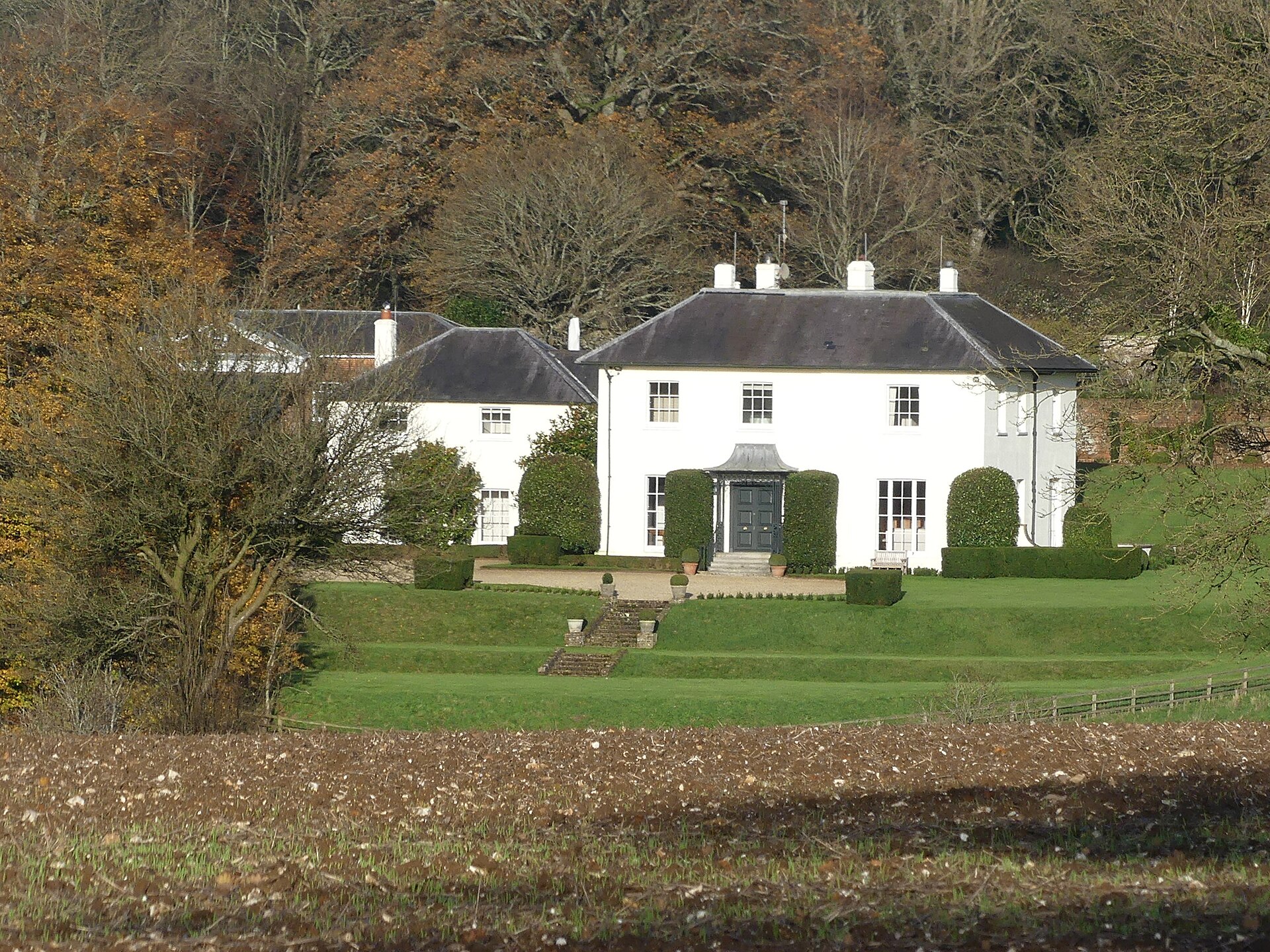 Steventon House in the Hampshire village of Steventon, where Jane Austen was born in 1775. — Dave.Dunford, CC BY-SA 4.0 (Wikimedia Commons)