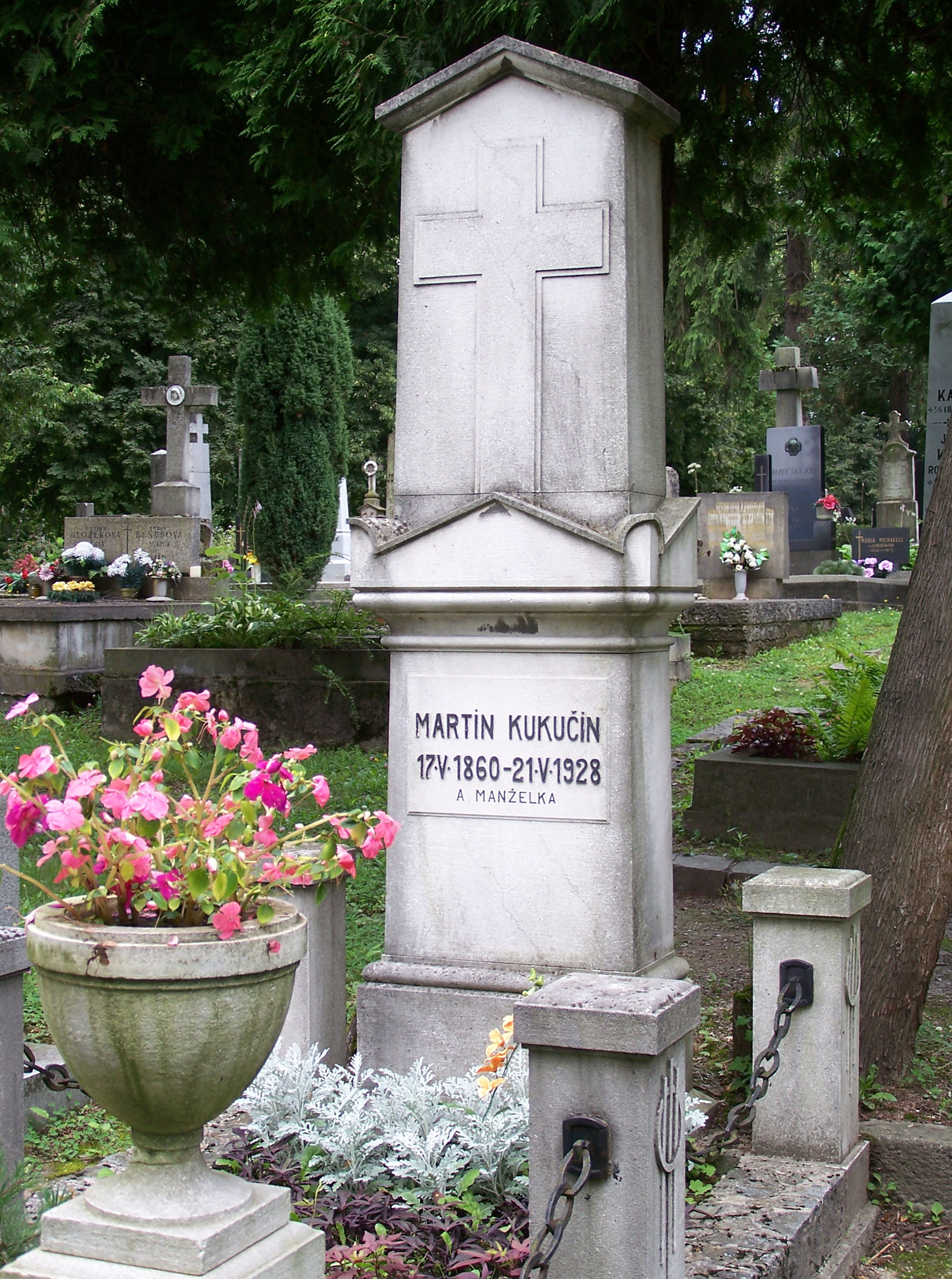 Grave of Martin Kukučín at the National Cemetery in Martin. — User:Darwinek, CC BY-SA 3.0 (Wikimedia Commons)