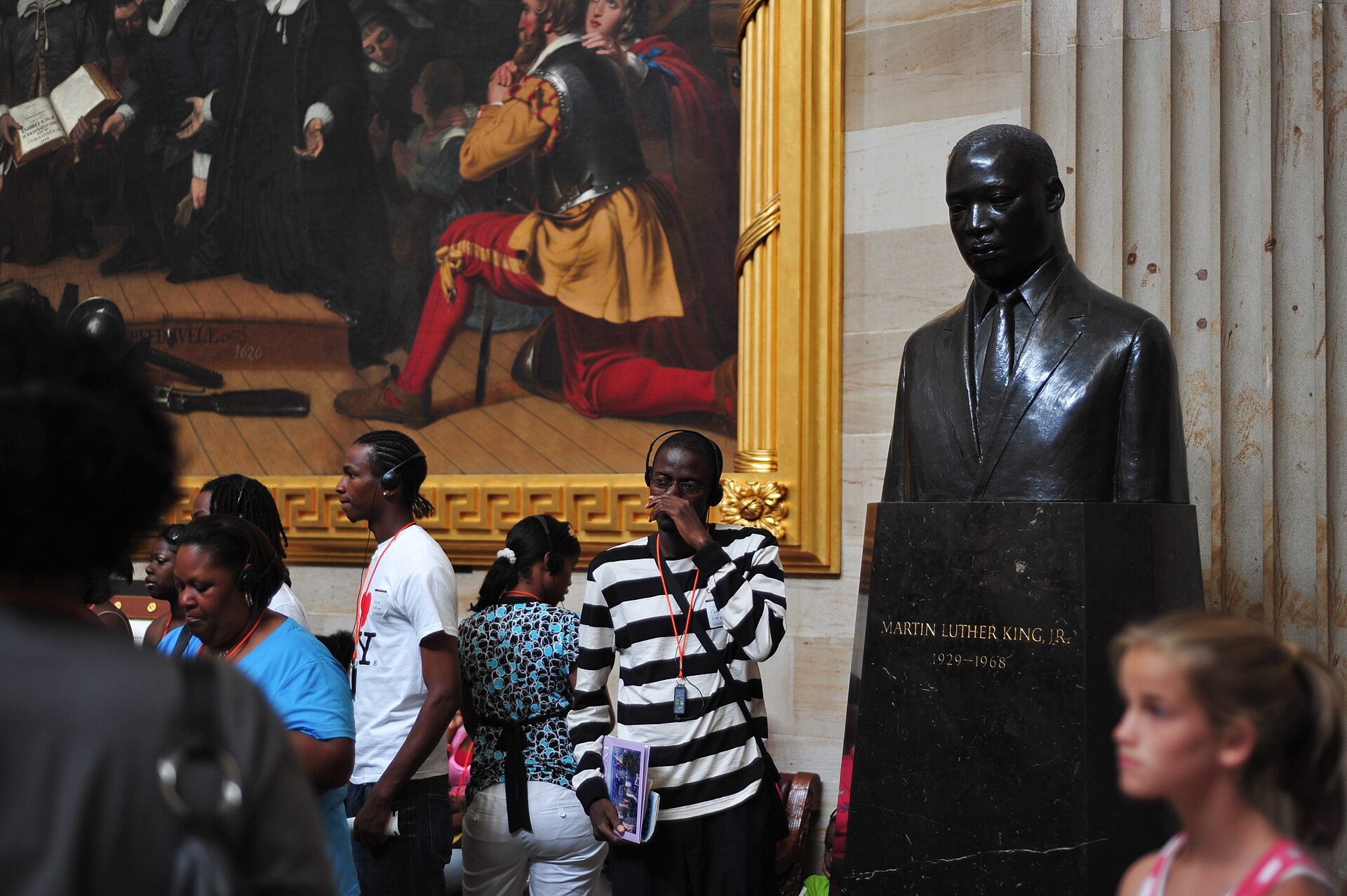 A sculpted bust honouring Martin Luther King Jr. — Eric Chan from Hollywood, United States, CC BY 2.0 (Wikimedia Commons)
