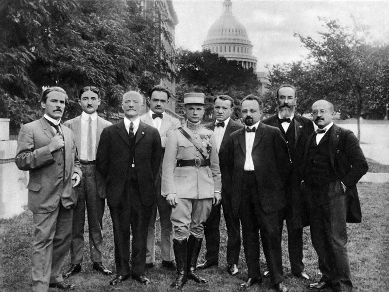 Milan Rastislav Štefánik among a group of political collaborators in Washington in 1917.