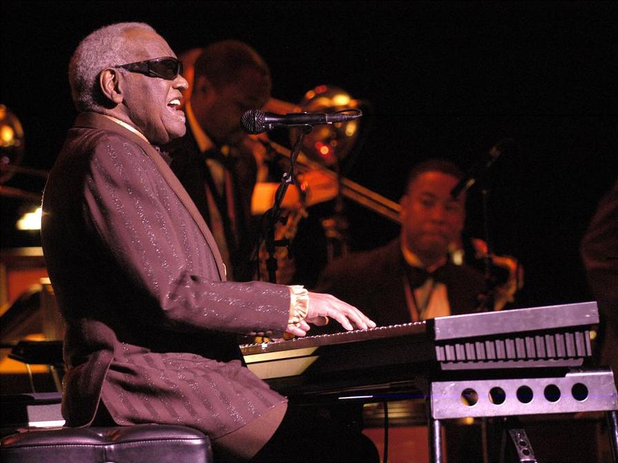 Ray Charles at his final concert, during the Festival International de Jazz de Montréal, 2003. — Victor Diaz Lamich, CC BY 3.0 (Wikimedia Commons)