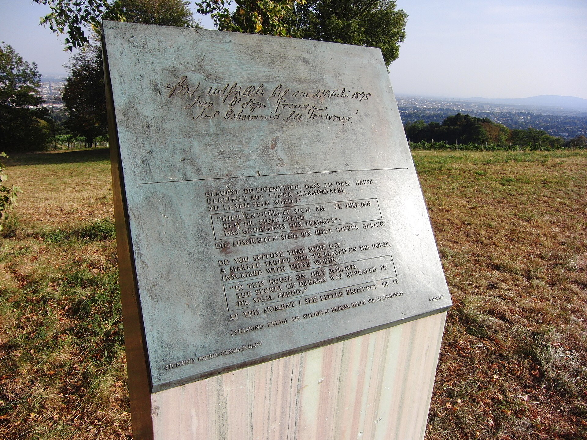 The Sigmund Freud memorial stele on the Cobenzl hill in Vienna, marking where he described the secret of dreams. — Genderforschung, CC BY-SA 3.0 (Wikimedia Commons)