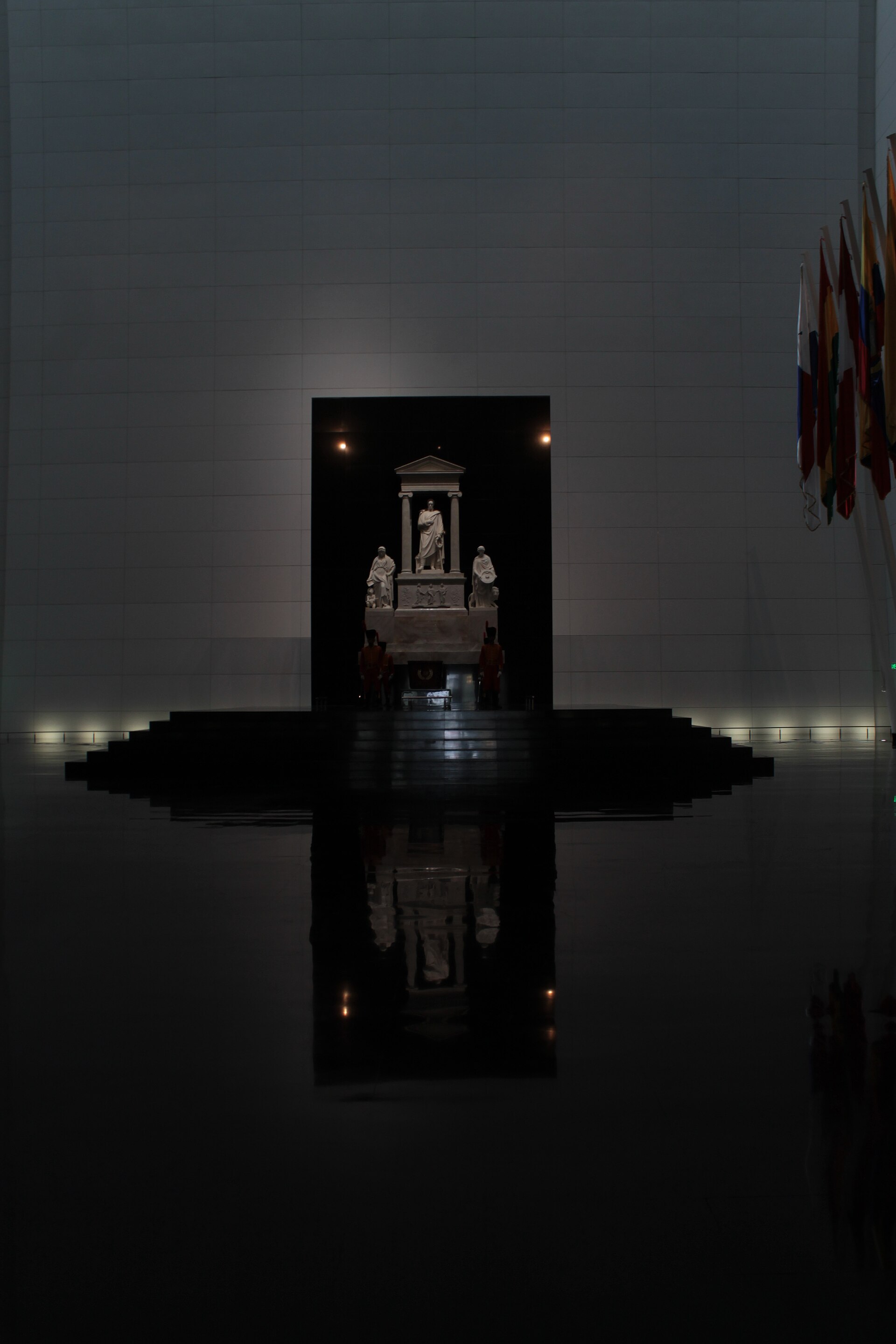 The mausoleum of Simón Bolívar in the National Pantheon in Caracas, Venezuela. — María Eva Castillo, CC BY-SA 3.0 (Wikimedia Commons)